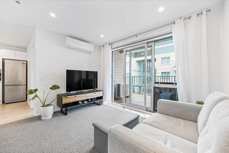 Photo of property in 105/28b Eileen Newey Place, Henderson, Auckland, 0612
