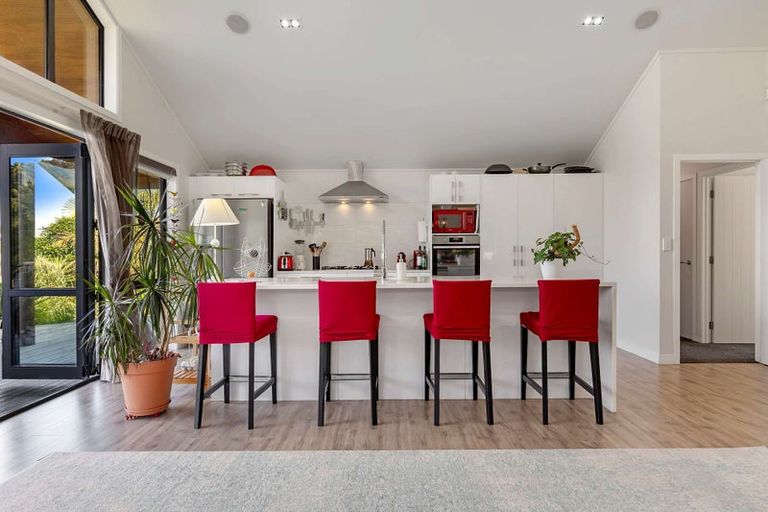 Photo of property in 68 Omana Avenue, Shelly Beach, Helensville, 0874