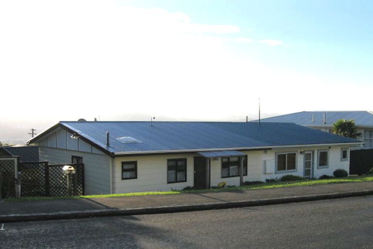 Photo of property in 21a Carluke Street, Paparangi, Wellington, 6037