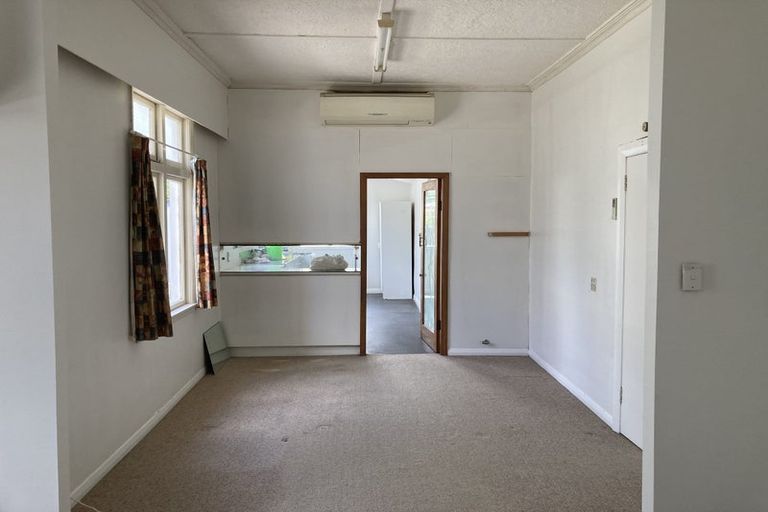 Photo of property in 96 Derwent Street, Island Bay, Wellington, 6023