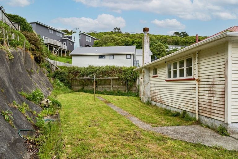 Photo of property in 23 Hollies Crescent, Johnsonville, Wellington, 6037