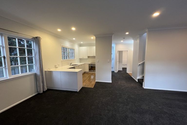 Photo of property in 1/28 Beach Road, Castor Bay, Auckland, 0620