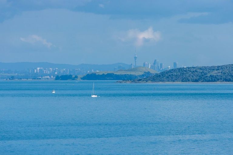 Photo of property in 53 Kennedy Point Road, Surfdale, Waiheke Island, 1081