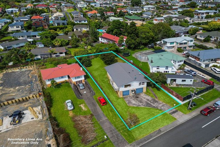 Photo of property in 17 Divich Avenue, Te Atatu South, Auckland, 0610