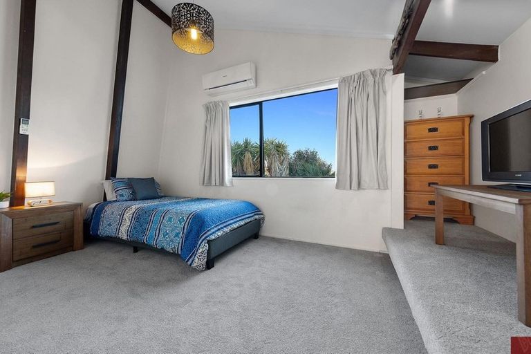 Photo of property in 5 Birman Close, Half Moon Bay, Auckland, 2012