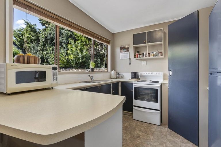 Photo of property in 1/12 Gradwell Place, Two Mile Bay, Taupo, 3330