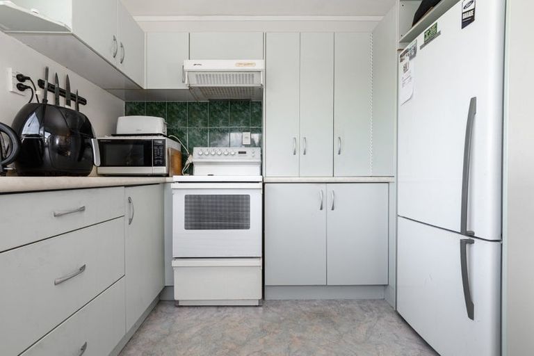 Photo of property in 15a Sinclair Street, Greerton, Tauranga, 3112