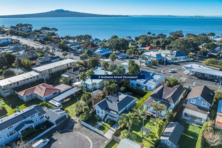 Photo of property in 2 Grahame Street, Devonport, Auckland, 0624