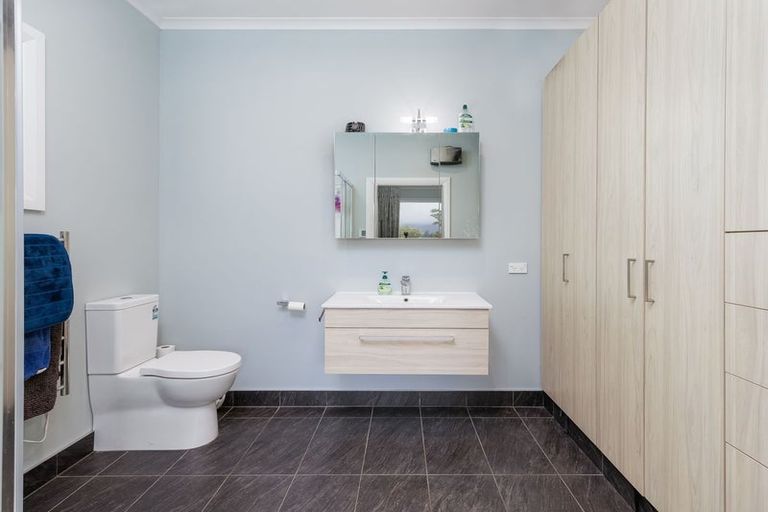 Photo of property in 302 Timaru Road, Waimate, 7978