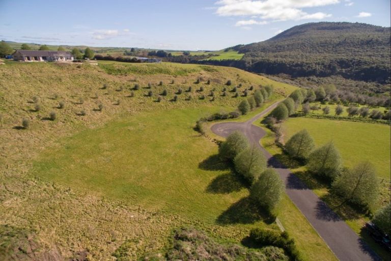 Photo of property in 19 Rangitukua Drive, Kuratau, Turangi, 3381