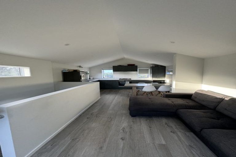 Photo of property in 60 Roberts Road, Matakatia, Whangaparaoa, 0930