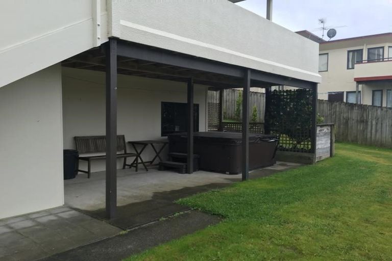 Photo of property in 138 Wiseley Road, West Harbour, Auckland, 0618