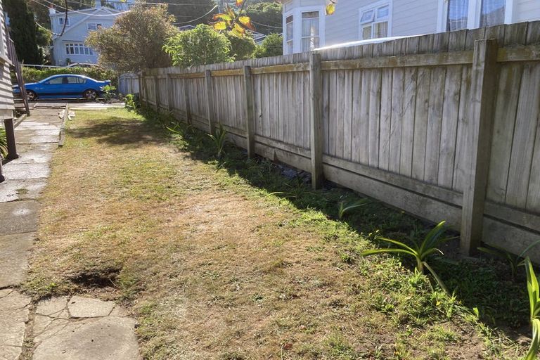 Photo of property in 87 Queens Drive, Lyall Bay, Wellington, 6022