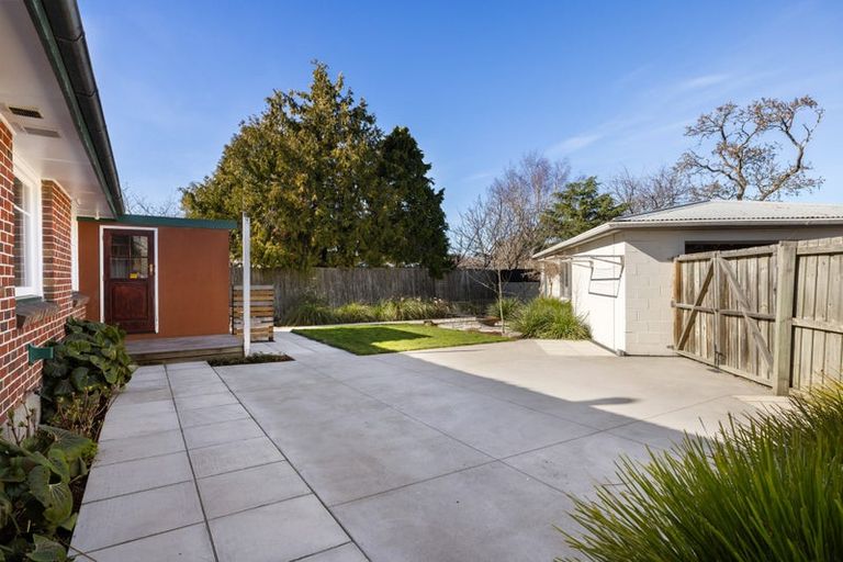 Photo of property in 27 Barclay Place, Burwood, Christchurch, 8061