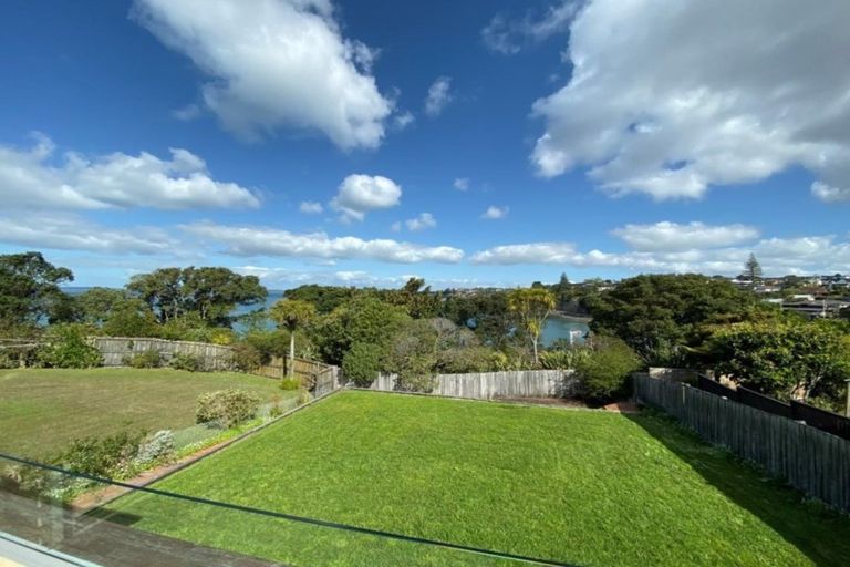 Photo of property in 3 Churchill Road, Murrays Bay, Auckland, 0630