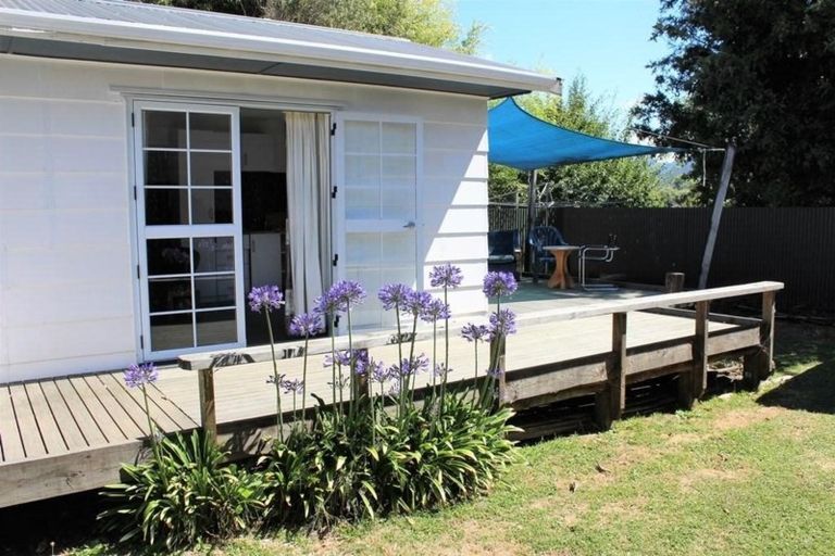 Photo of property in 99 Commercial Street, Takaka, 7110