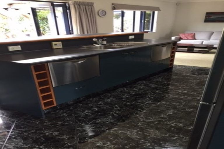 Photo of property in 5 Regent Drive, Paraparaumu Beach, Paraparaumu, 5032