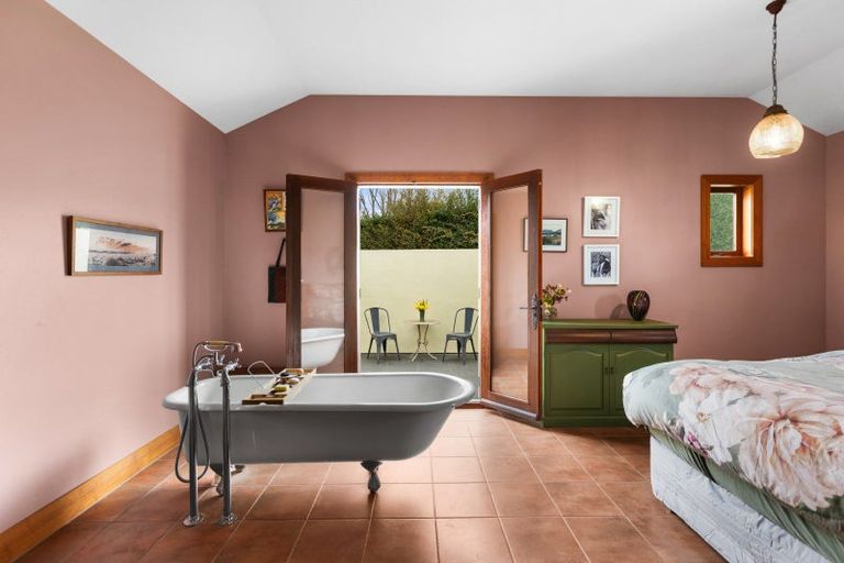 Photo of property in 140 Mackenzie Road, Kahuranaki, Havelock North, 4295