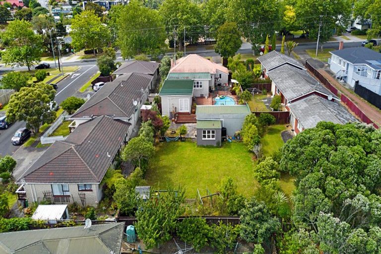 Photo of property in 17 Seabrook Avenue, New Lynn, Auckland, 0600