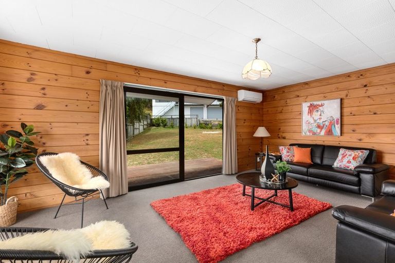 Photo of property in 47 Albatross Close, Whitby, Porirua, 5024