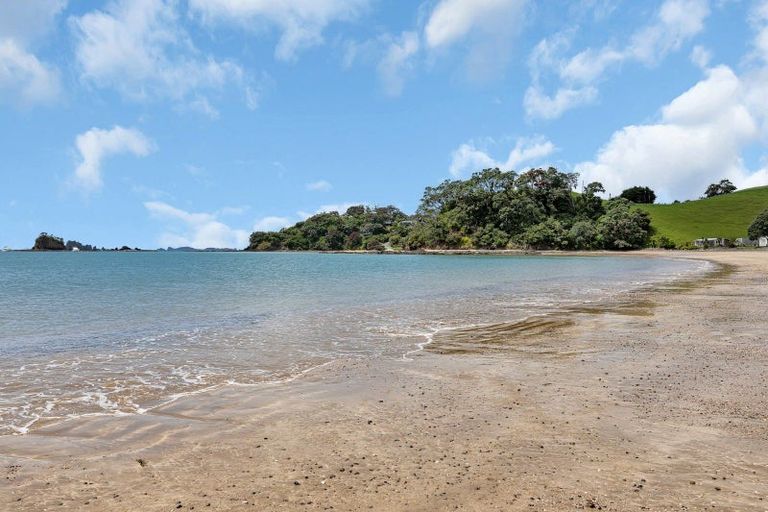 Photo of property in 121 Ohawini Road, Oakura, Hikurangi, 0184