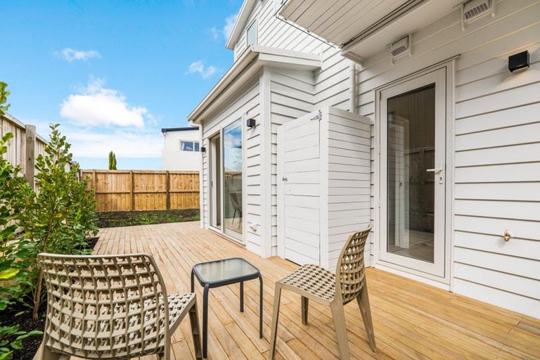 Photo of property in 6d Law Street, Torbay, Auckland, 0630