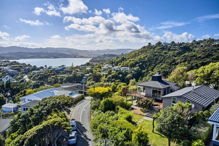 Photo of property in 33 Kiriwai Road, Paremata, Porirua, 5024