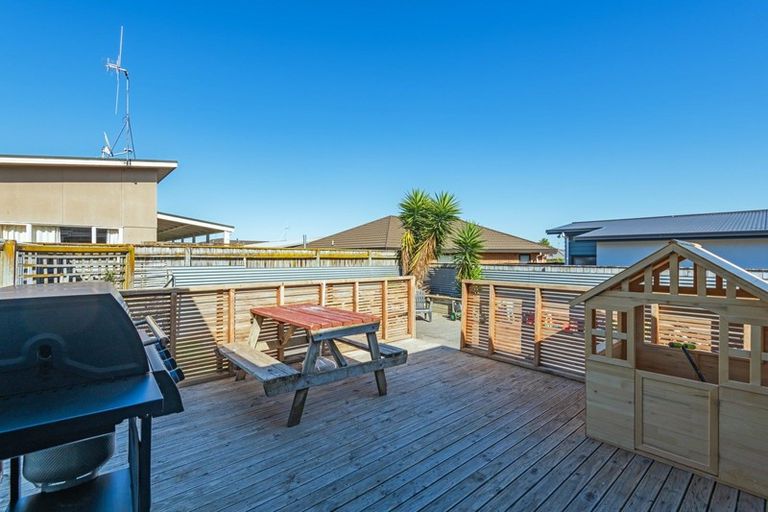 Photo of property in 135 Roberts Line, Kelvin Grove, Palmerston North, 4414