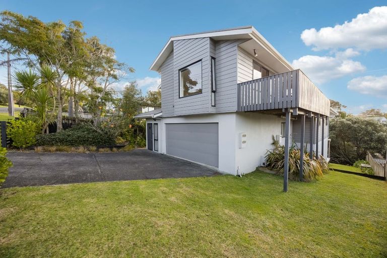 Photo of property in 40 Elliston Crescent, Stanmore Bay, Whangaparaoa, 0932