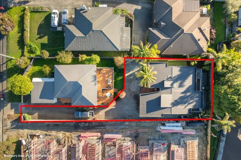 Photo of property in 13a Cliff View Drive, Green Bay, Auckland, 0604