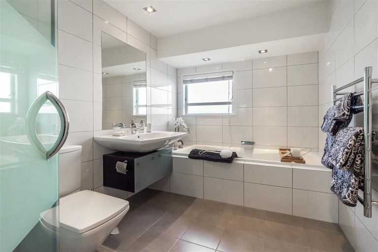 Photo of property in 136 Clovelly Road, Bucklands Beach, Auckland, 2012