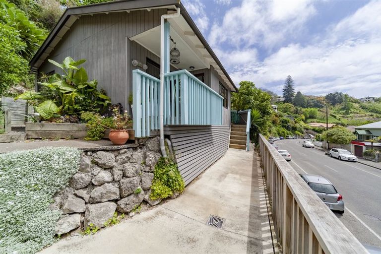 Photo of property in 90 Shakespeare Road, Bluff Hill, Napier, 4110