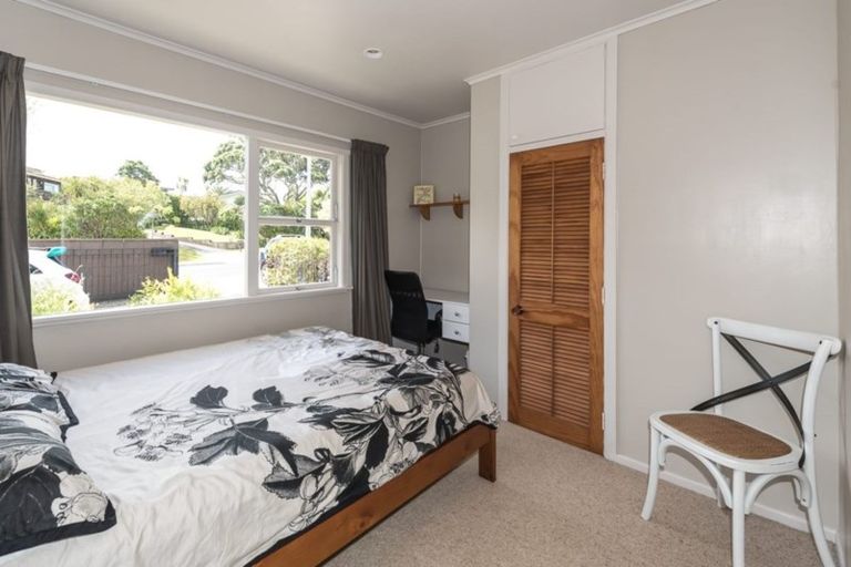 Photo of property in 16 Glamorgan Drive, Torbay, Auckland, 0630