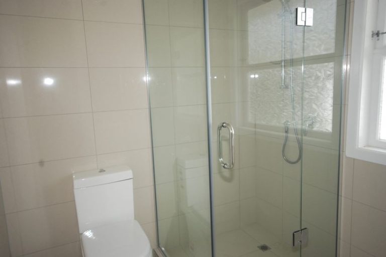 Photo of property in 100 Oakdale Road, Mount Roskill, Auckland, 1041