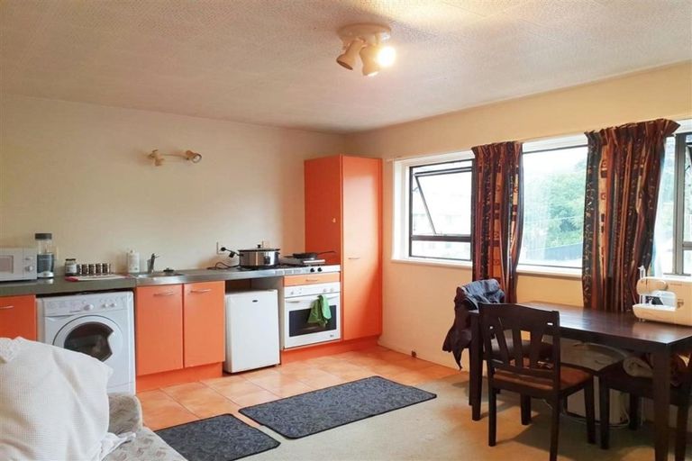 Photo of property in 6/52 Russell Terrace, Berhampore, Wellington, 6023