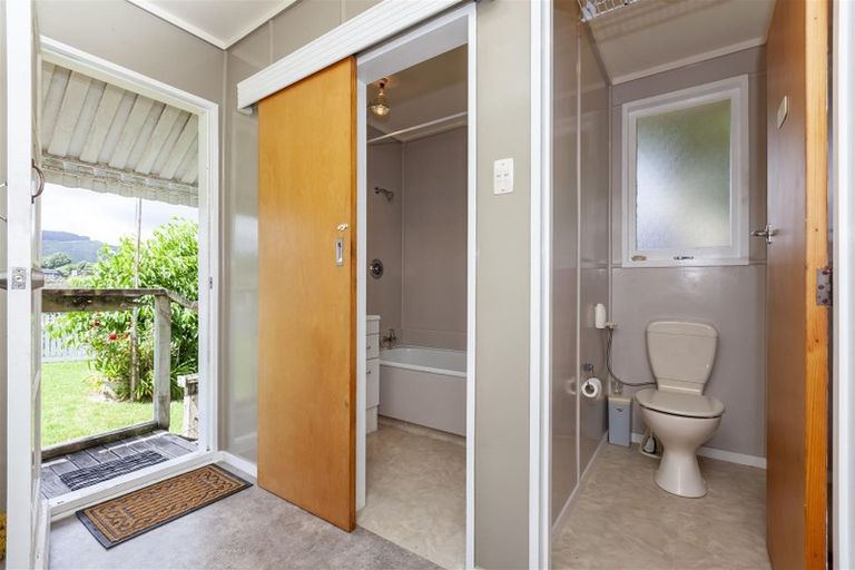 Photo of property in 21 Renown Road, Raumati South, Paraparaumu, 5032