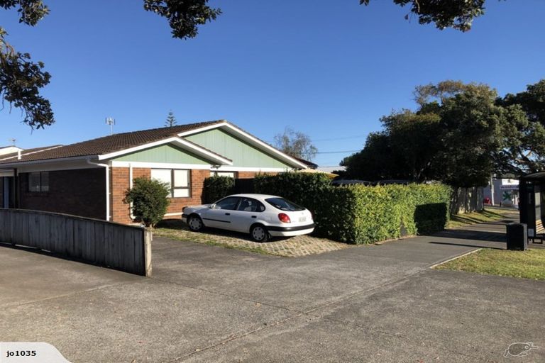 Photo of property in 1/377 Blockhouse Road, Blockhouse Bay, Auckland, 0600