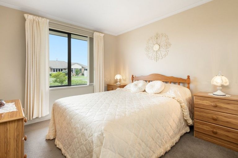 Photo of property in 5 Seabreeze Place, Papamoa Beach, Papamoa, 3118