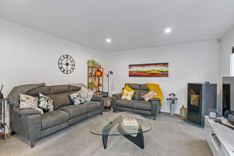 Photo of property in 2 Calverton Place, Halswell, Christchurch, 8025