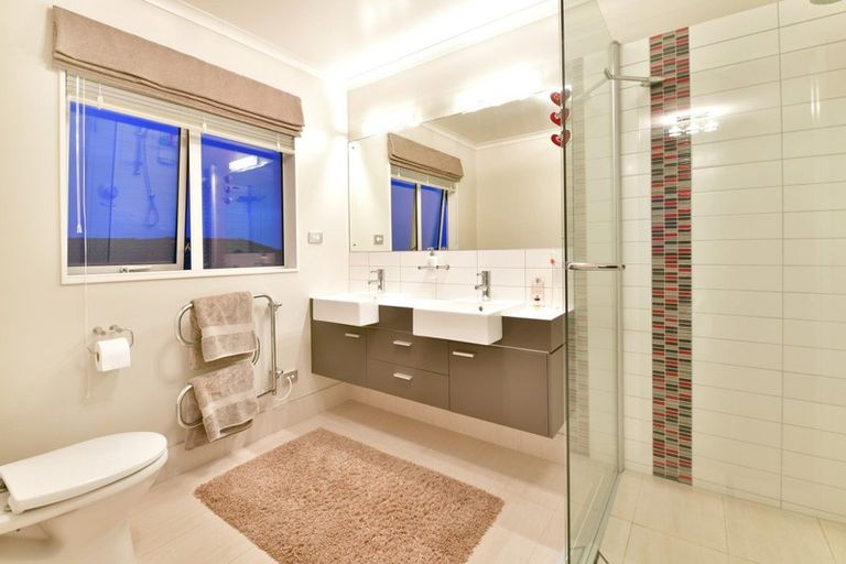 Photo of property in 65 Chesterfield Way, Orewa, 0931