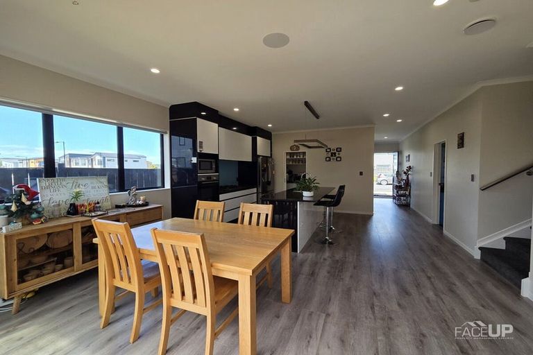 Photo of property in 22 Turret Lane, Hobsonville, Auckland, 0616