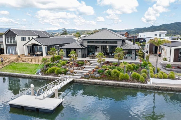 Photo of property in 13 Awatea Drive, Whitianga, 3510