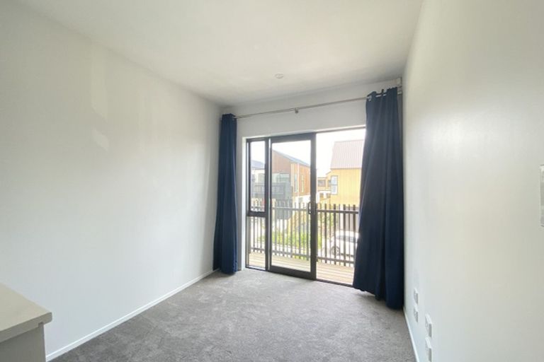 Photo of property in 6 Desalt Drive, Hobsonville, Auckland, 0616