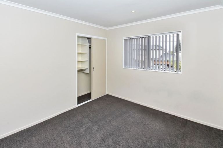 Photo of property in 2e Oxford Road, Manurewa, Auckland, 2102