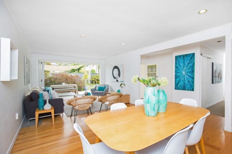 Photo of property in 1/19 Becroft Drive, Forrest Hill, Auckland, 0620