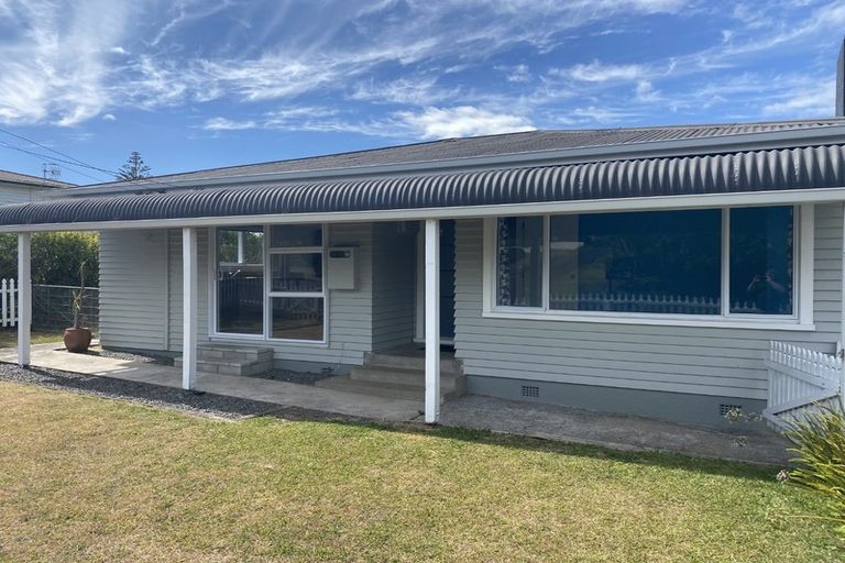 Photo of property in 115 Harbour View Road, Omokoroa, 3114
