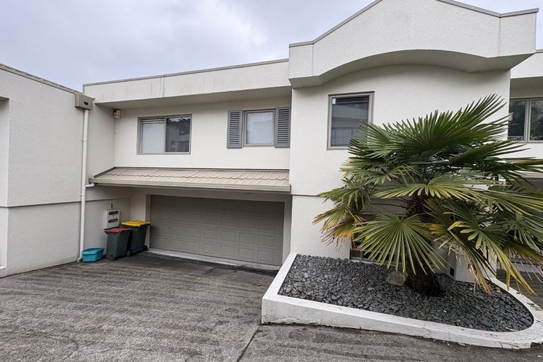 Photo of property in 11a Ruakiwi Road, Hamilton Lake, Hamilton, 3204