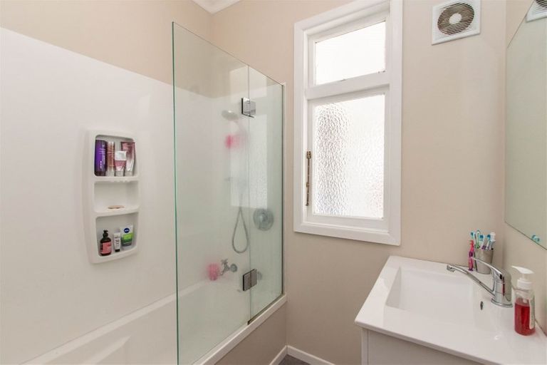 Photo of property in 10 Mahoe Street, Inglewood, 4330