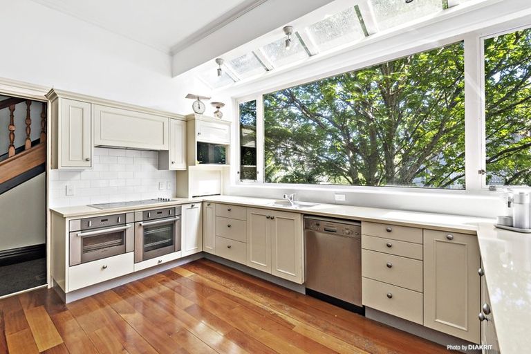 Photo of property in 47 Rawhiti Terrace, Kelburn, Wellington, 6012