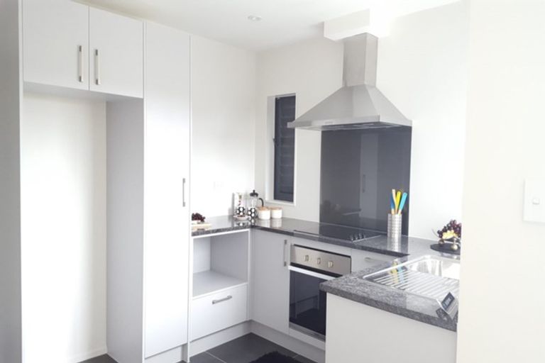 Photo of property in 2/46 Hollowout Street, Takanini, 2112